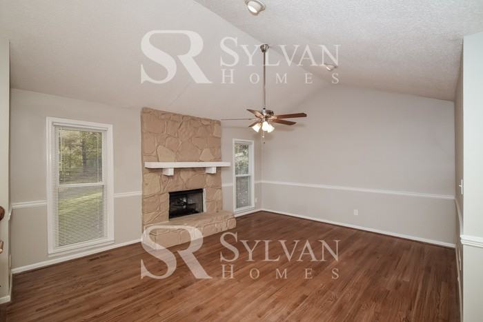 2435 Burgundy Dr - Photo 7 of 16