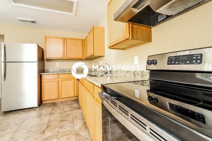 428 Centroloma St - Photo 6 of 17