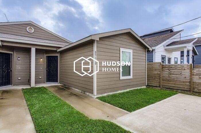 5610 Tommye St #B - Photo 3 of 14