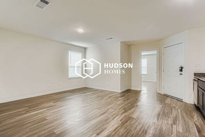 5610 Tommye St #B - Photo 4 of 14