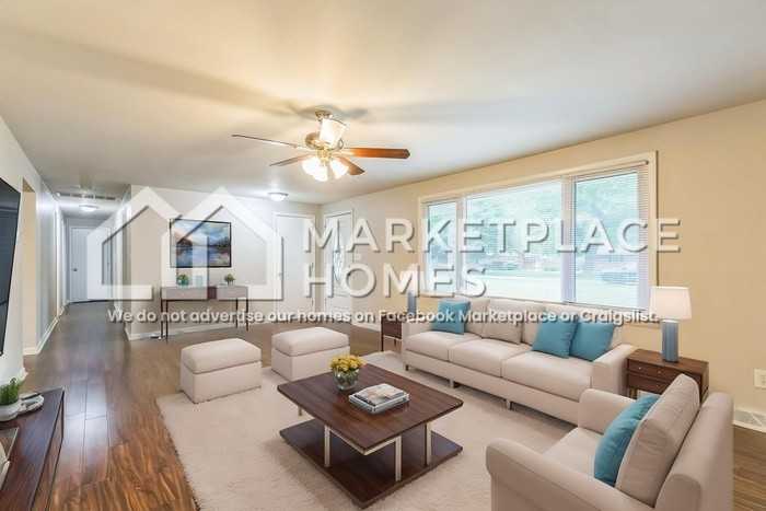 4915 Jaysue St - Photo 2 of 24