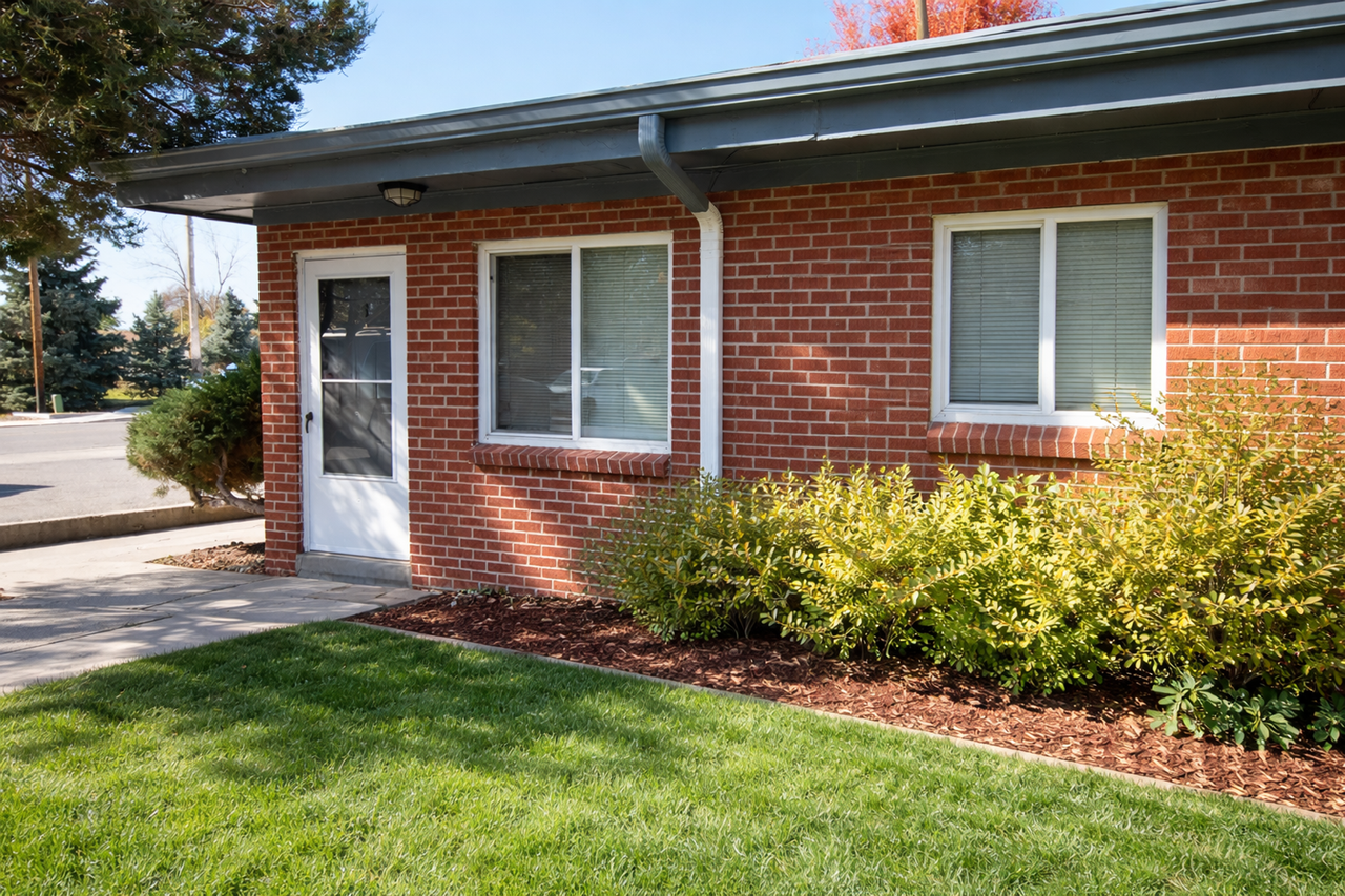 Manor 29 - Photo 2 of 3