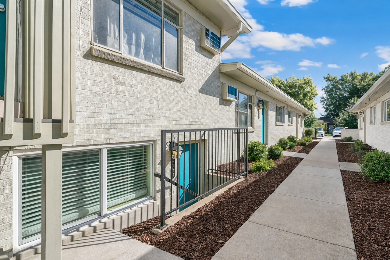 The Elms Apartments - Photo 2 of 37