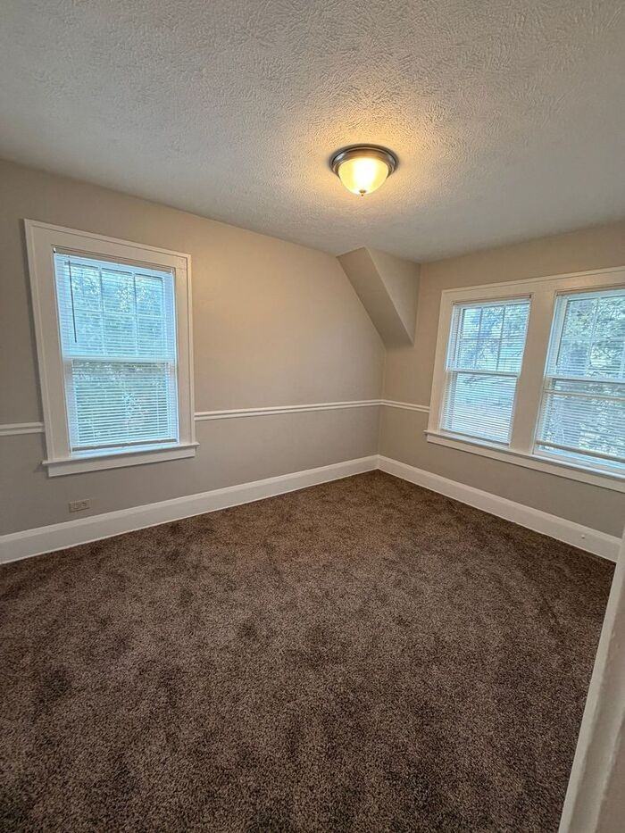 9410 Birchwood Rd - Photo 5 of 21