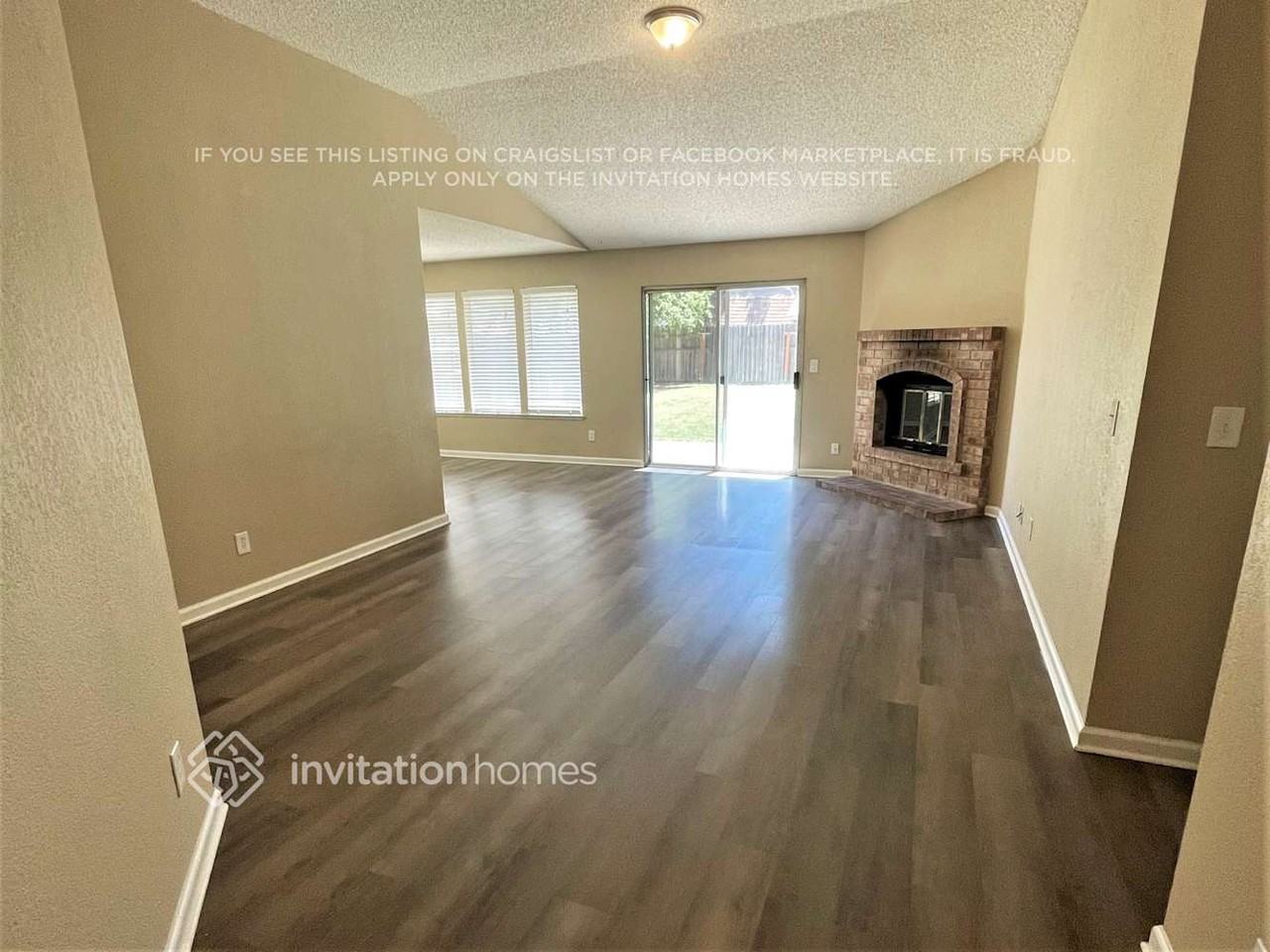 2906 Erin Dr - Photo 2 of 12