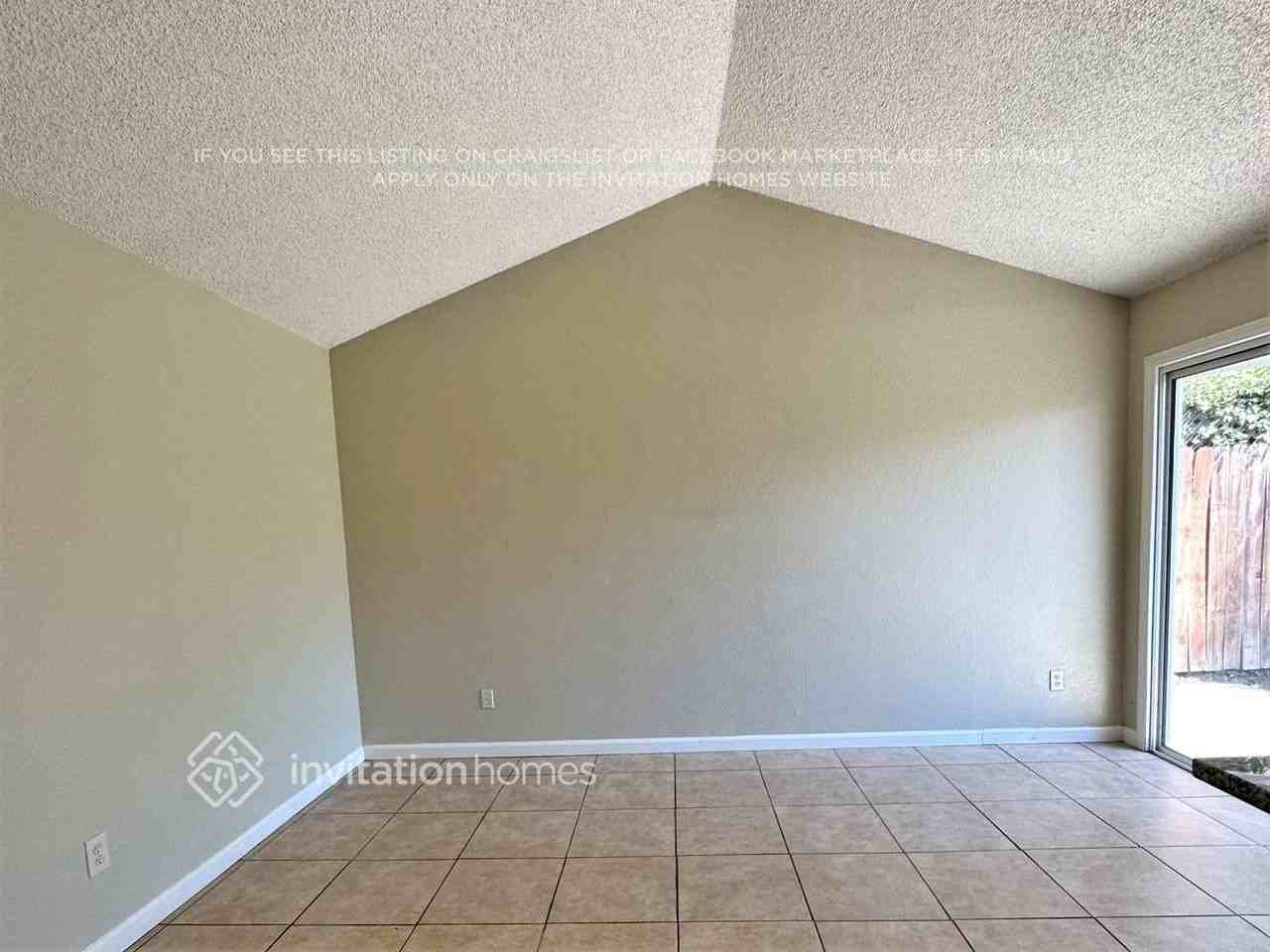 7800 Scottsdale Dr - Photo 3 of 14