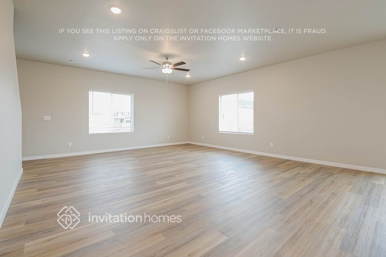 7406 Green River Ave - Photo 5 of 18