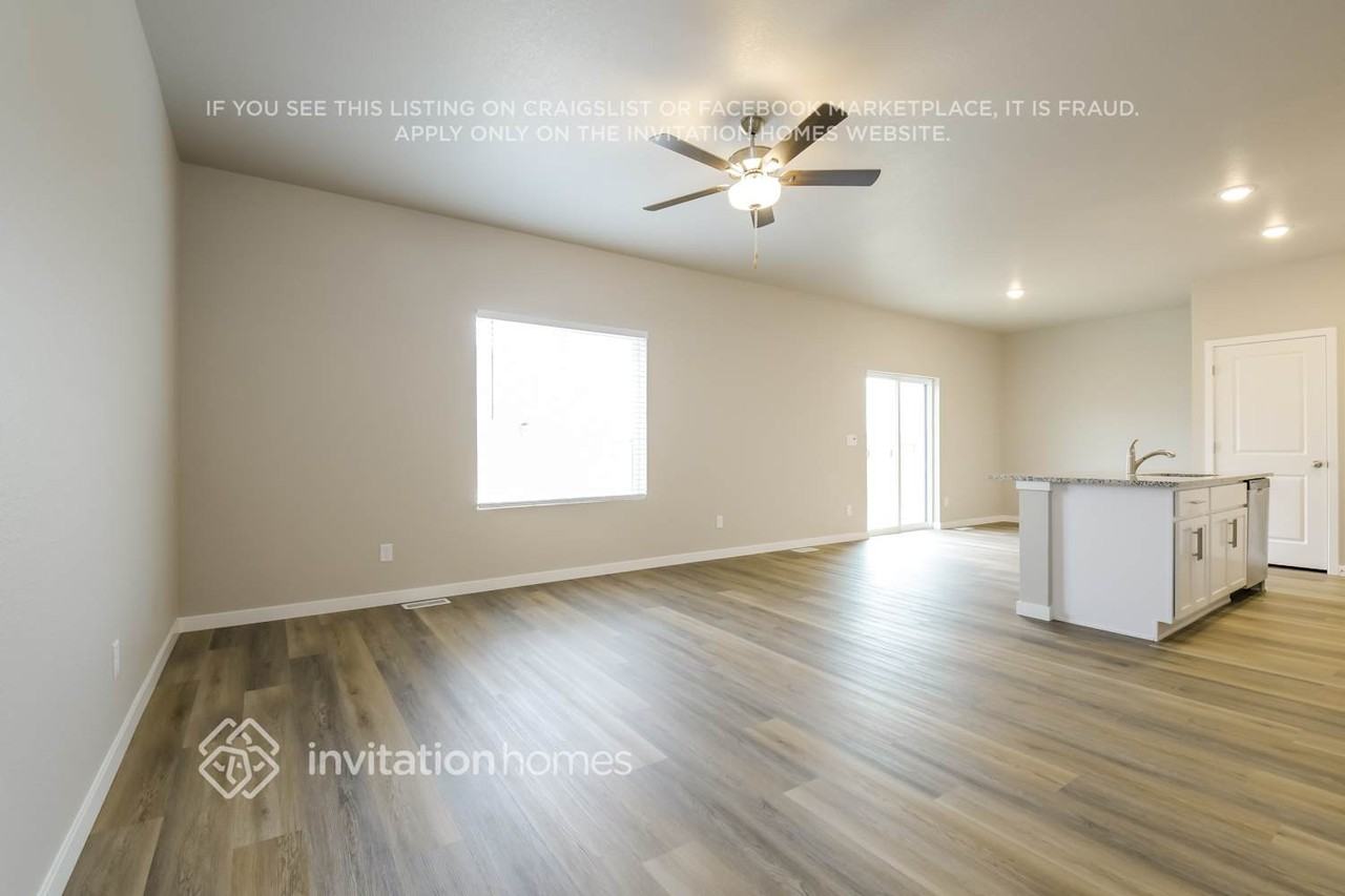 7410 Green River Ave - Photo 4 of 18