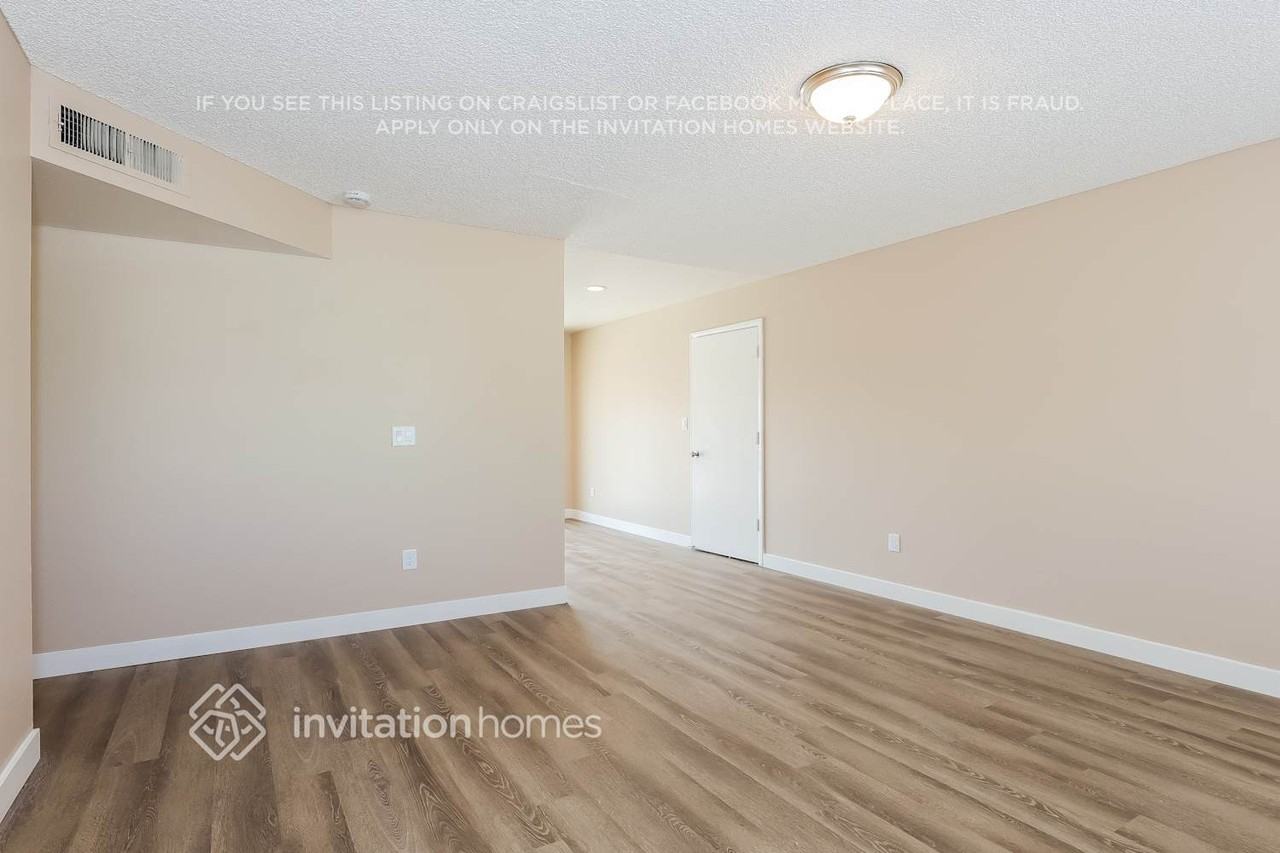 5229 W Palm Ln - Photo 3 of 17