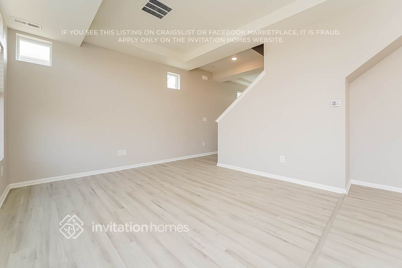 26177 E Byers Pl - Photo 3 of 14