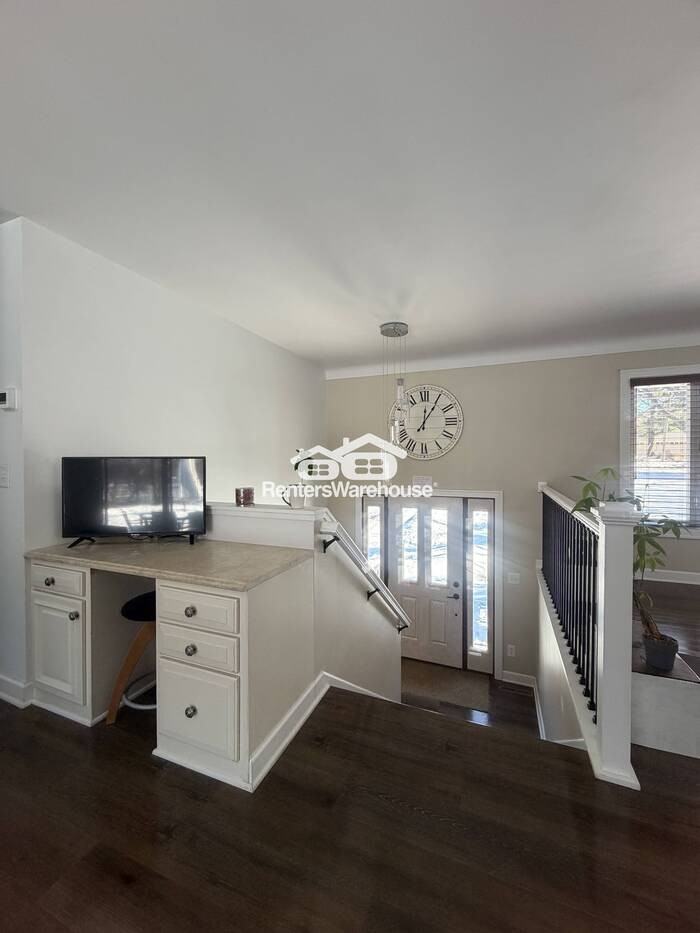 1130 Hallam Ave N - Photo 7 of 25