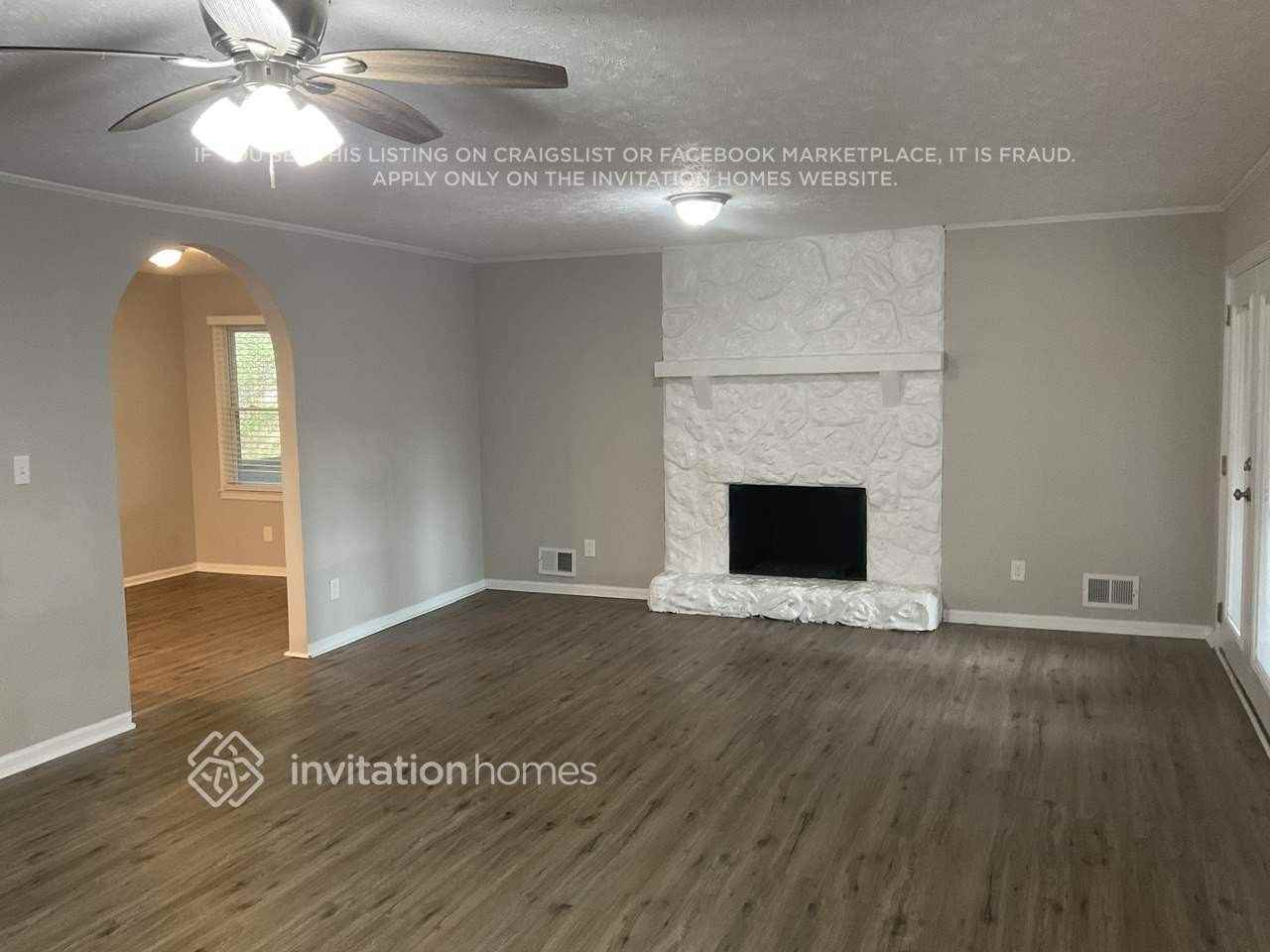 3648 Fairlane Dr - Photo 2 of 12