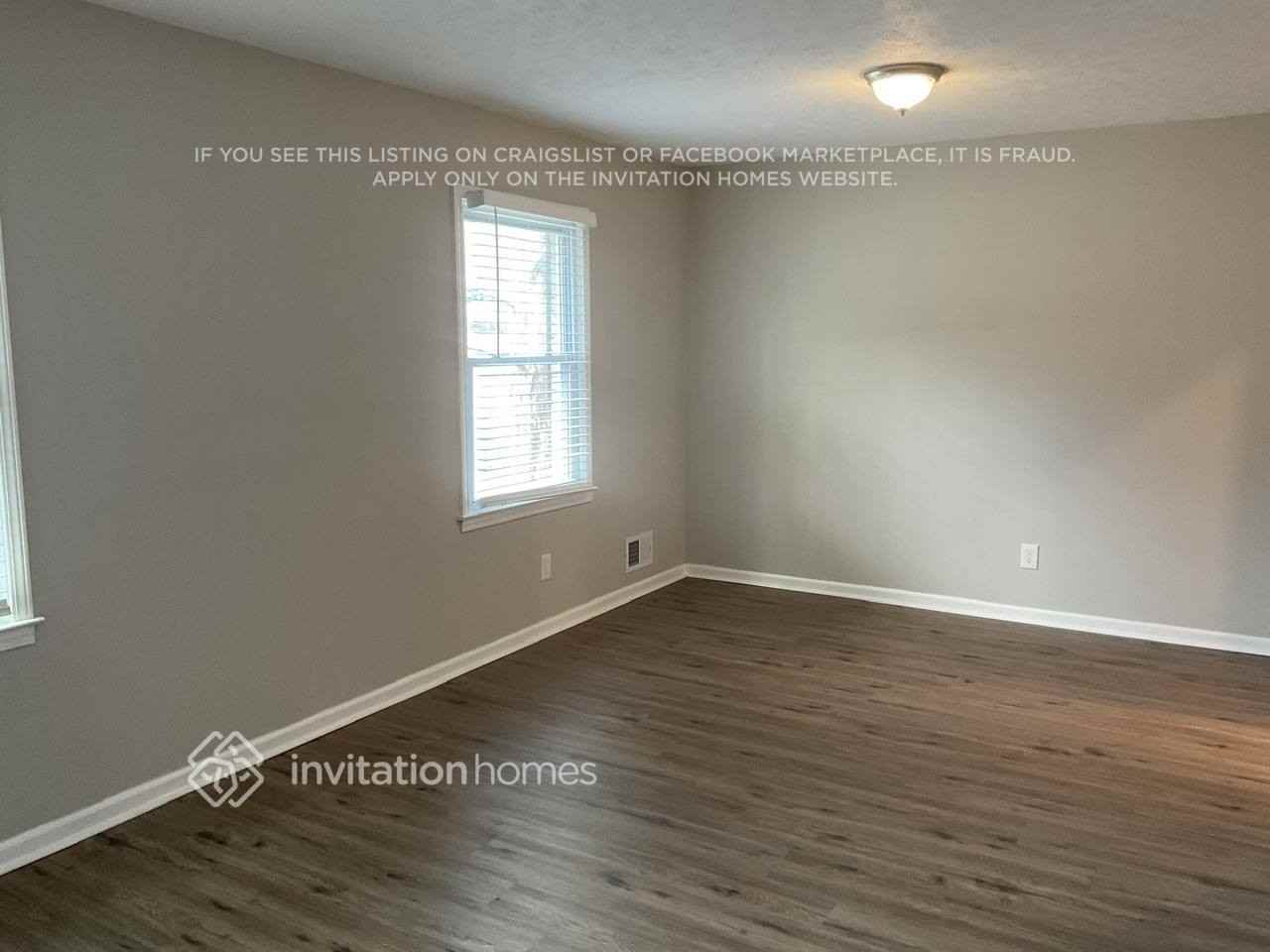 3648 Fairlane Dr - Photo 4 of 12