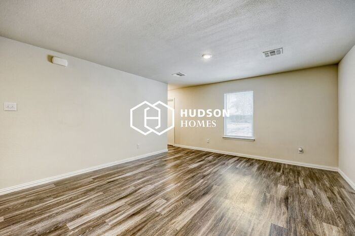 921 N 24th St - Photo 3 of 14