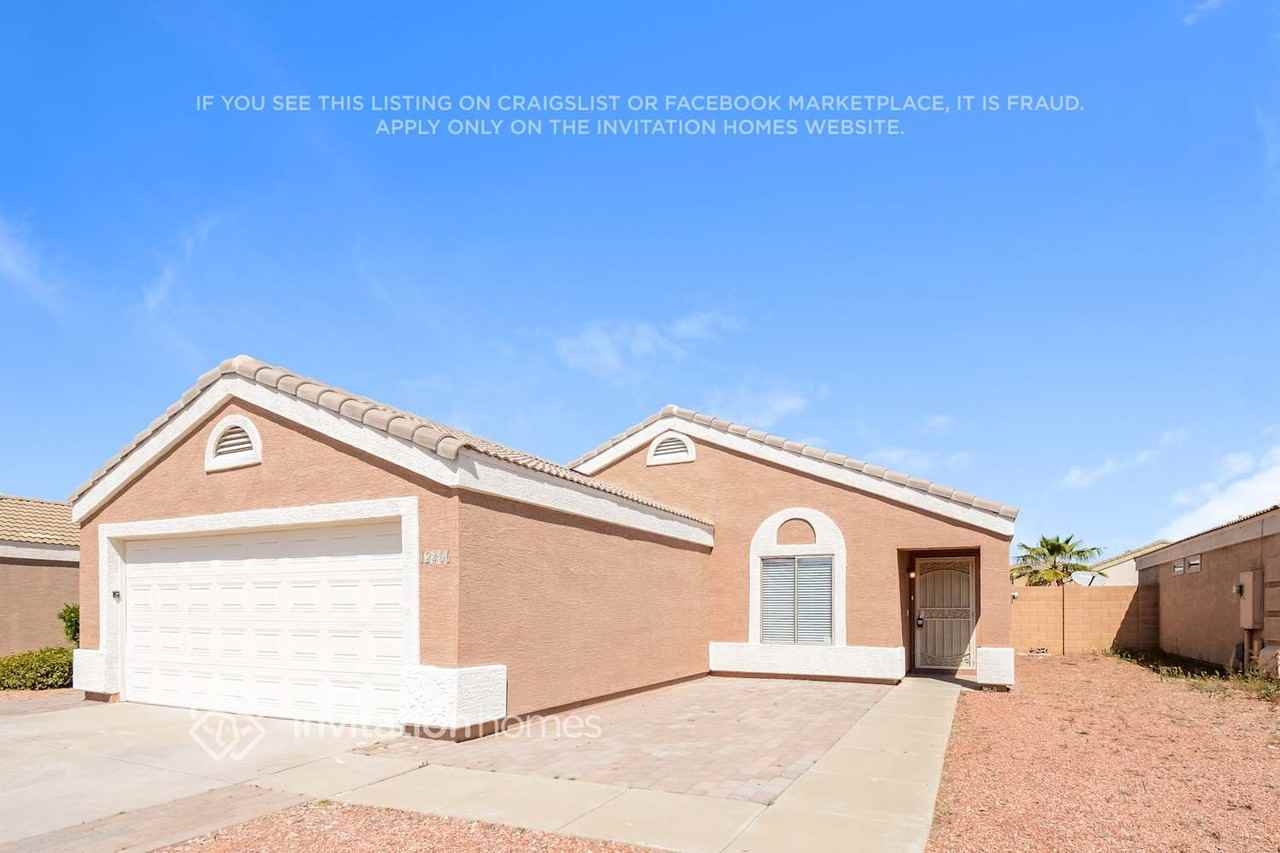 12406 W Flores Dr - Photo 2 of 16