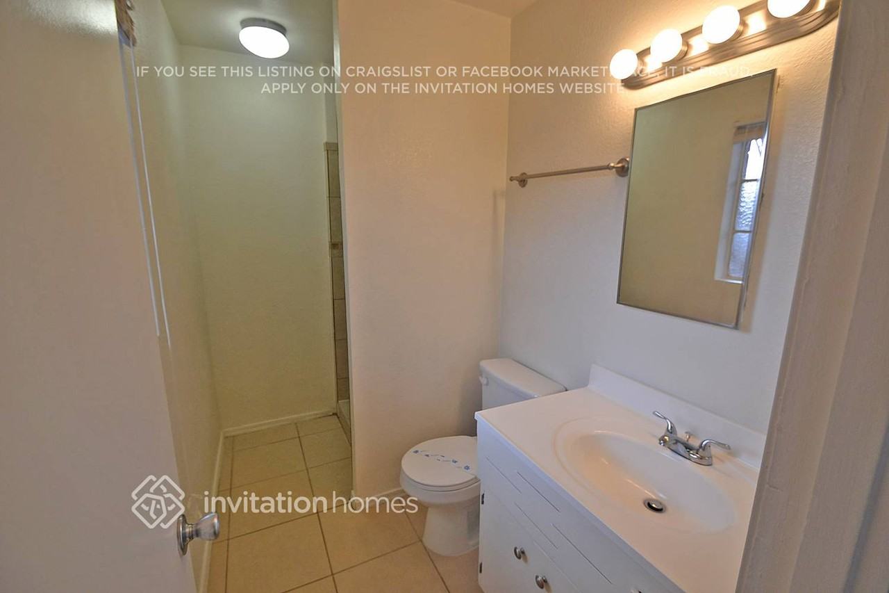 4147 W Tuckey Ln - Photo 6 of 8