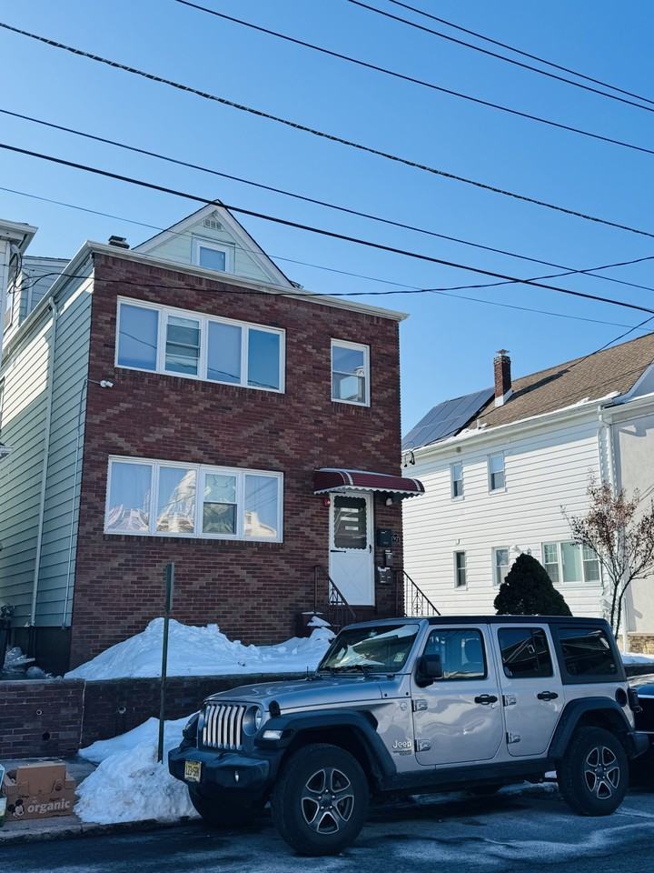 92 Lester St #2 - Photo 4 of 19