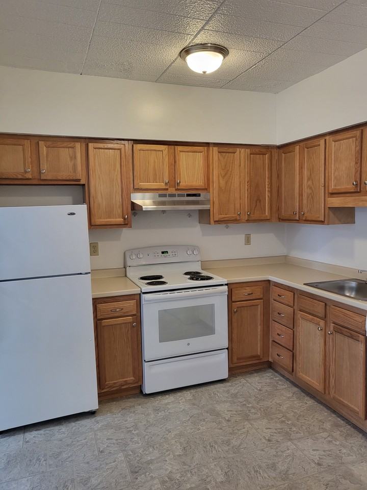 37 Academy Ave #14 - Photo 6 of 20