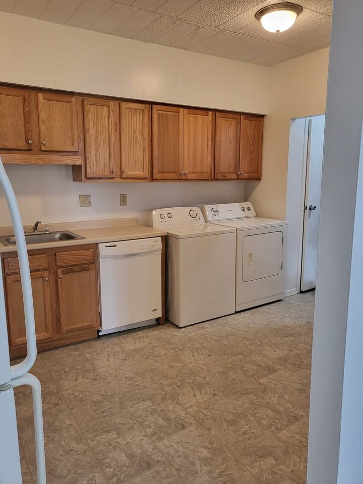 37 Academy Ave #14 - Photo 7 of 20