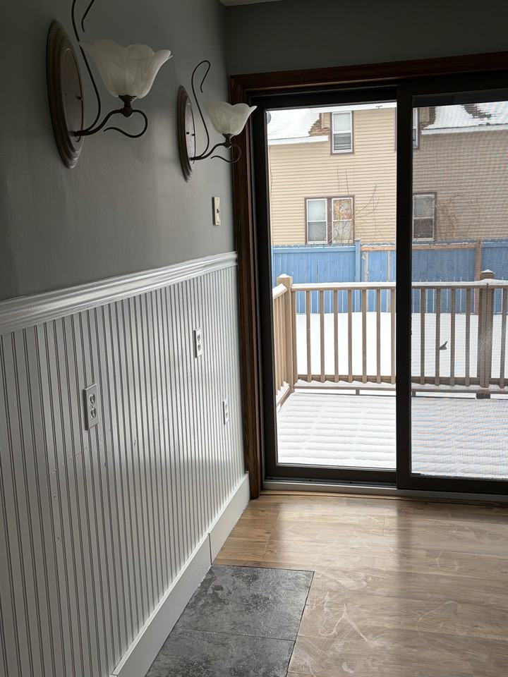 629 8th Ave N #NA - Photo 6 of 8