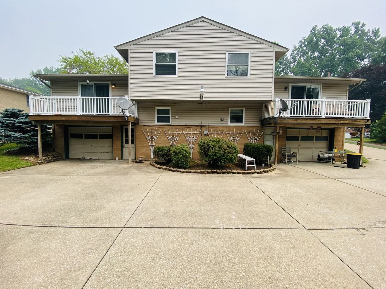 1827 Thackeray Ave Nw #1827 - Photo 2 of 20