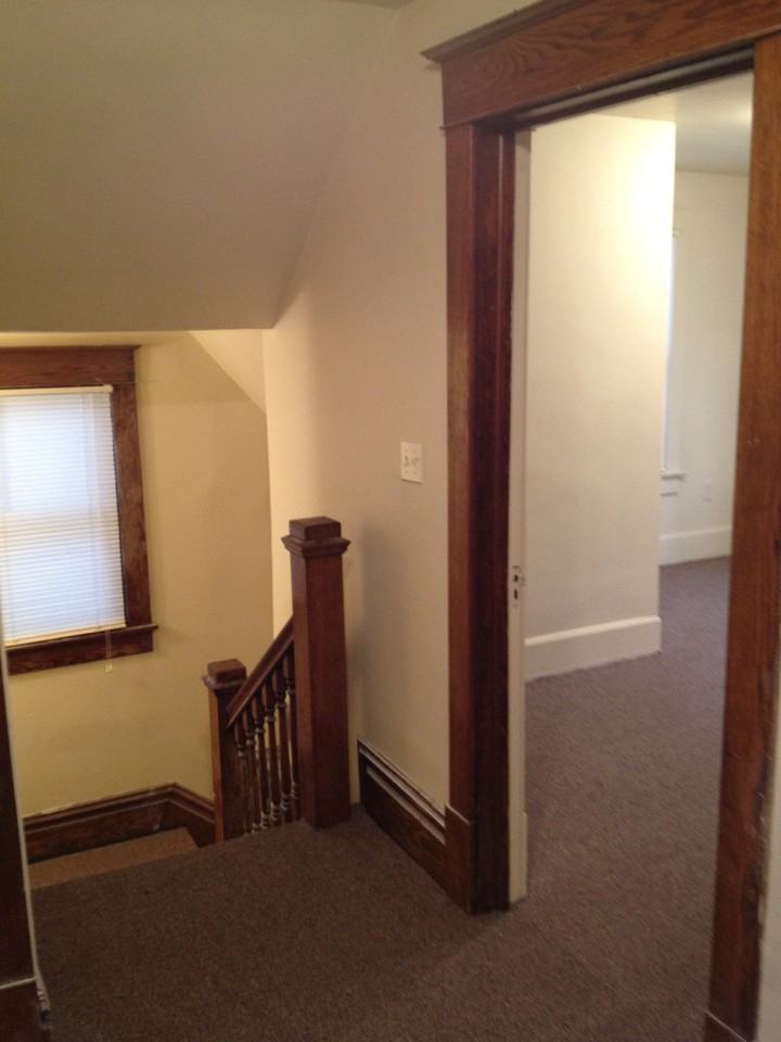 27 E Kerr St #B - Photo 6 of 9