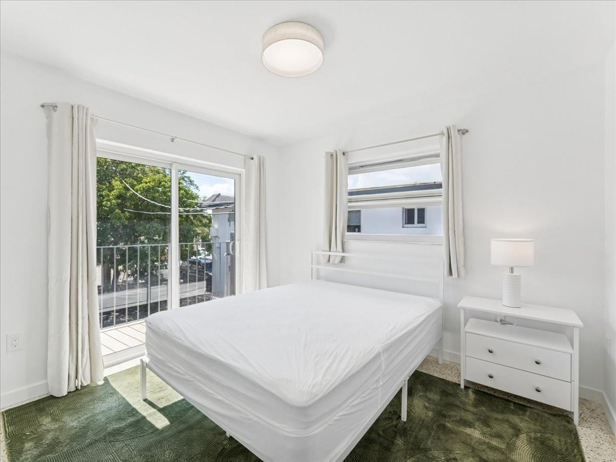 421 Sw 9th St #3 - Photo 5 of 20