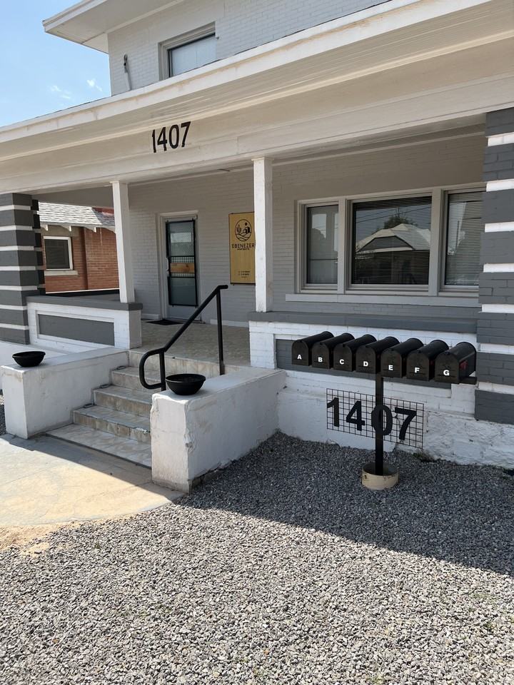 1407 Arizona Ave #G - Photo 2 of 10