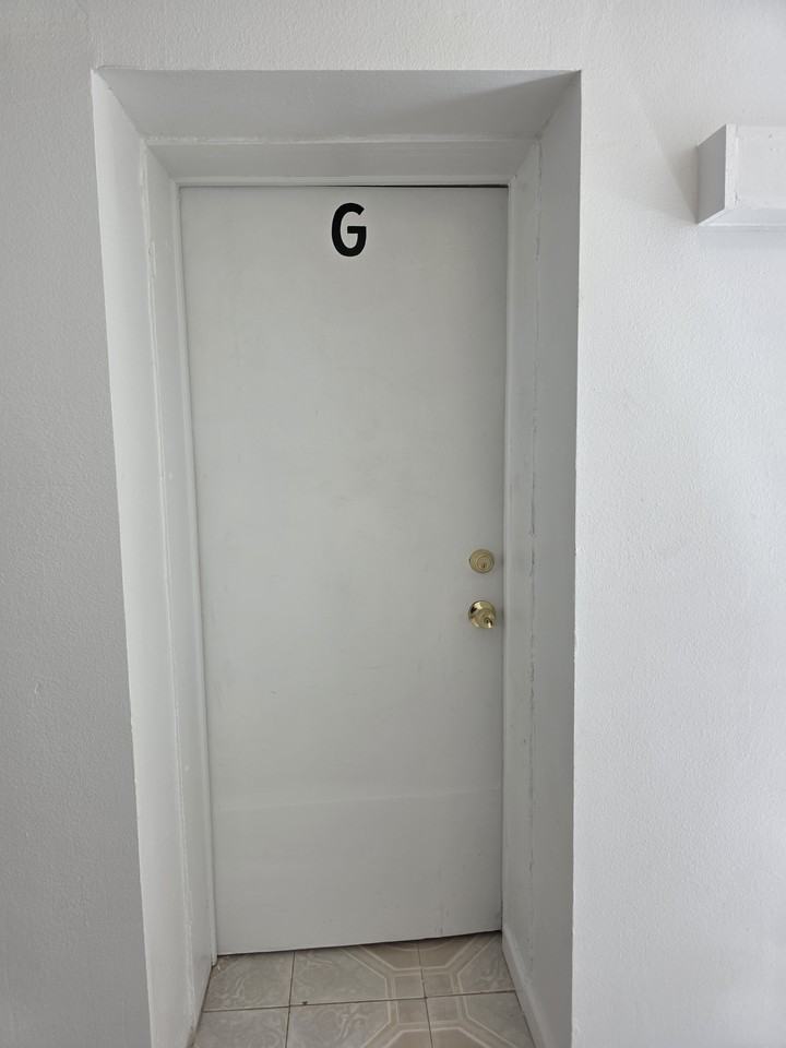 1407 Arizona Ave #G - Photo 3 of 10