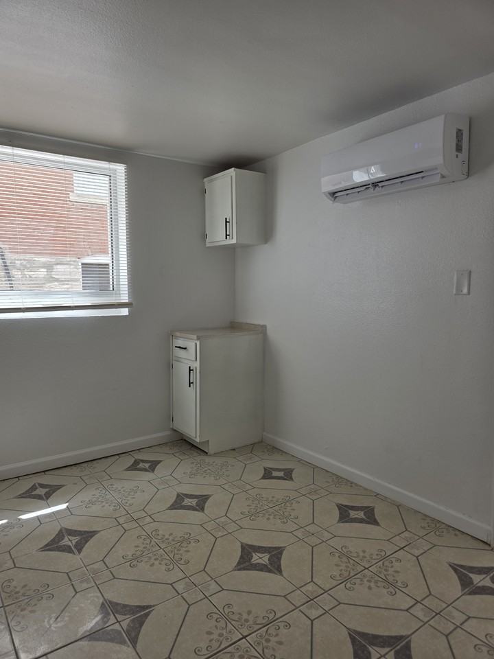 1407 Arizona Ave #G - Photo 6 of 10