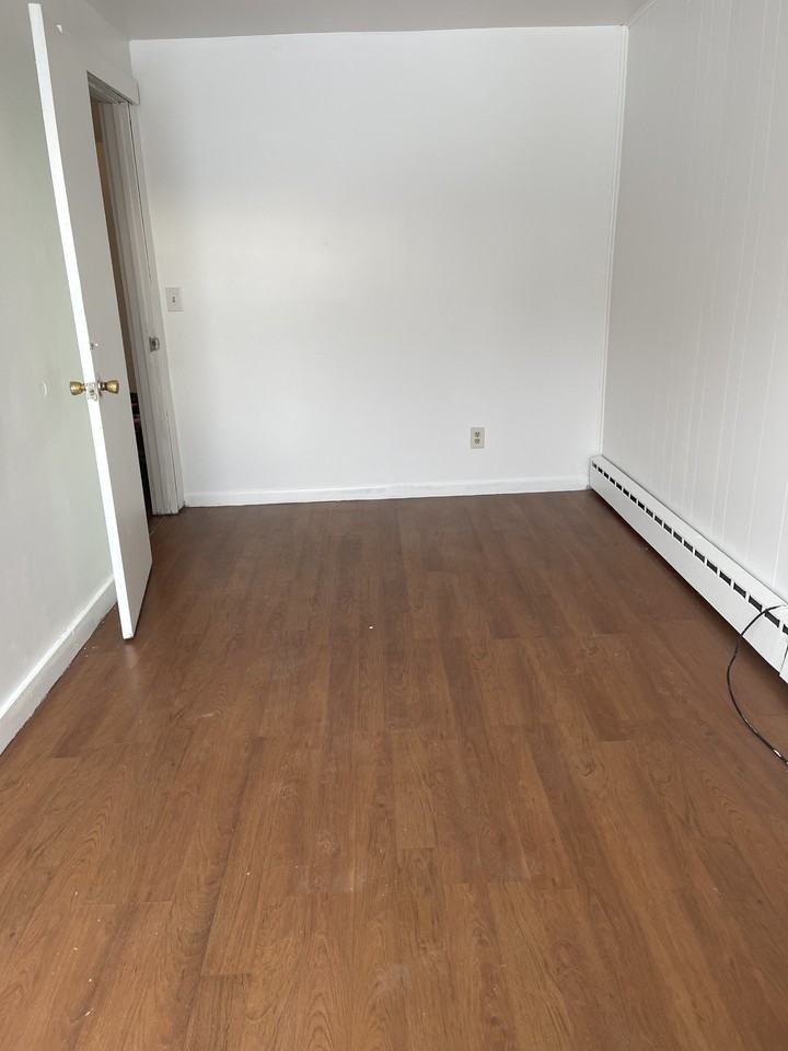 609 Main St E #A - Photo 7 of 13