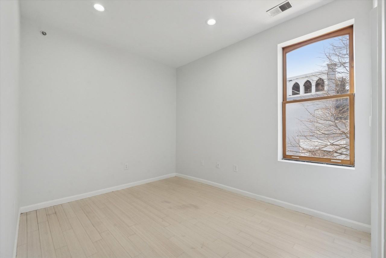 1919 W Diamond St #3 - Photo 7 of 12