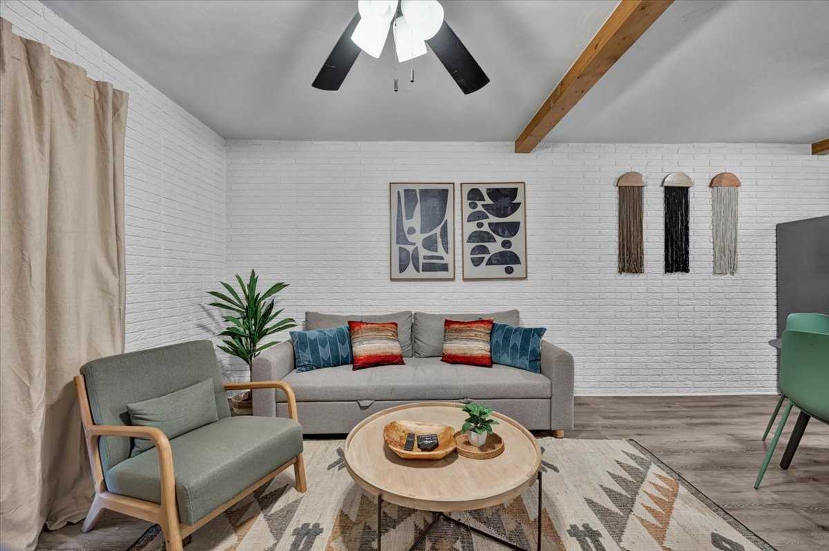 127 N Duck St #A12 - Photo 2 of 37