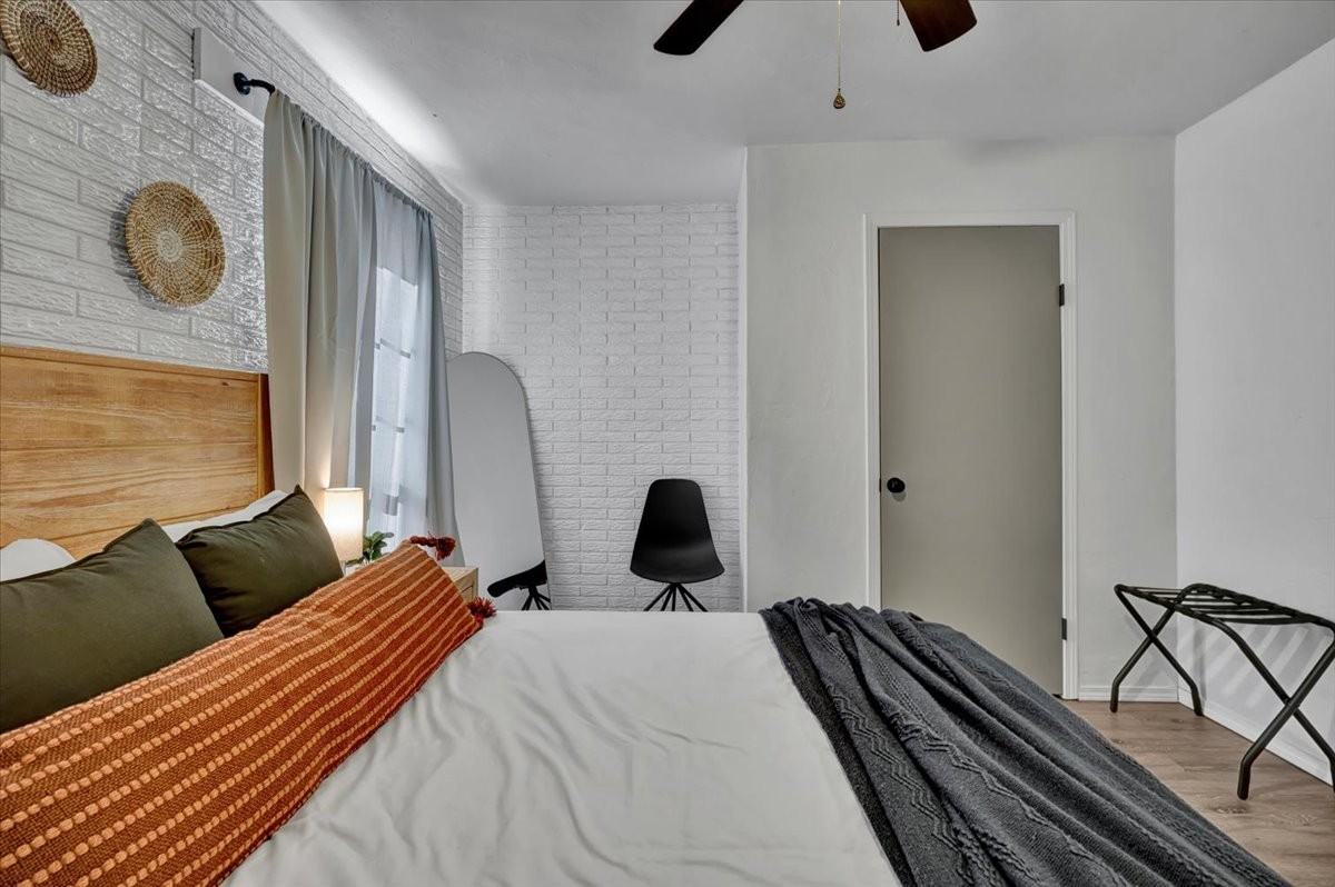 127 N Duck St #A12 - Photo 3 of 37