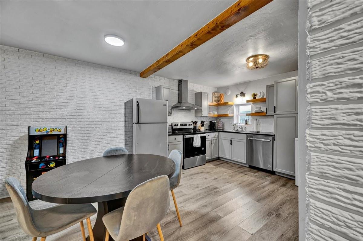 127 N Duck St #H13 - Photo 5 of 33