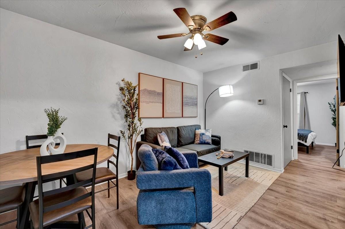 1518 W 4th Ave #A - Photo 3 of 32