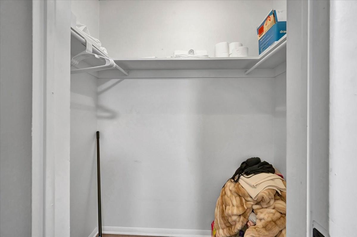 1518 W 4th Ave #A - Photo 4 of 32