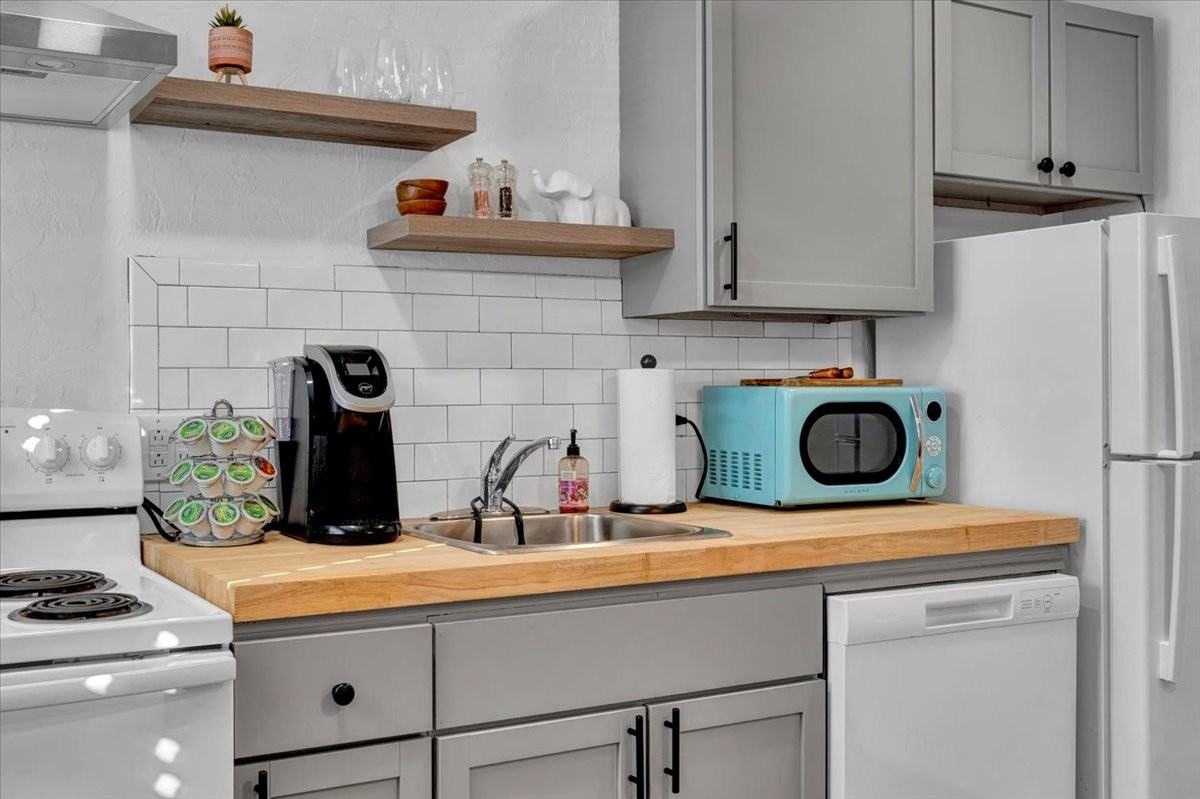 1514 W 4th Ave #1514 - Photo 3 of 30