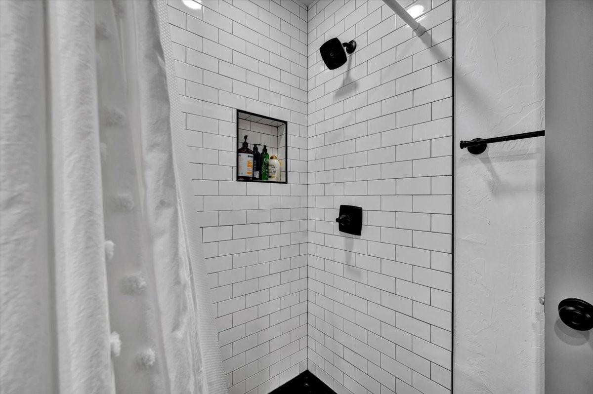 1514 W 4th Ave #1514 - Photo 6 of 30