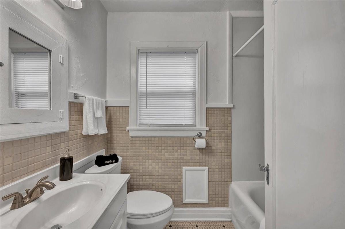 1502 Nw 39th St #1502 - Photo 5 of 40