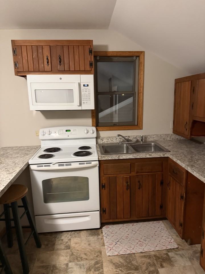 135 Jay Dr #2 - Photo 6 of 9