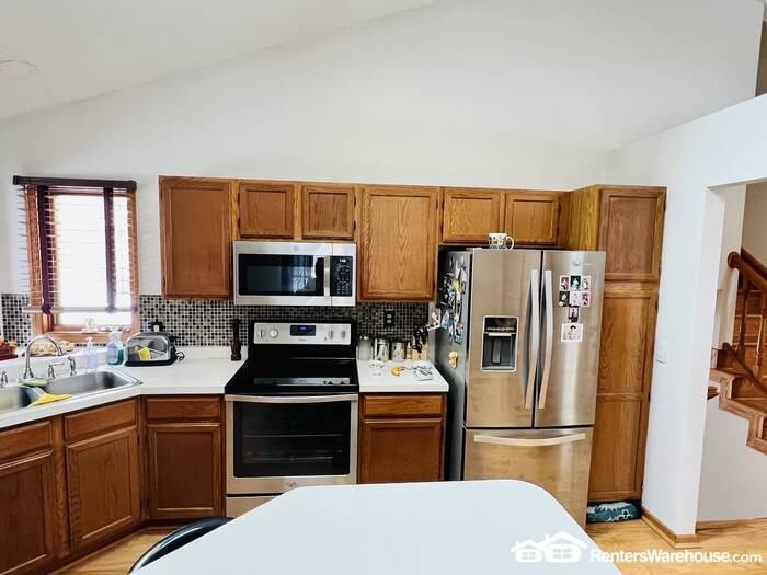 8686 Zachman Cir - Photo 4 of 25