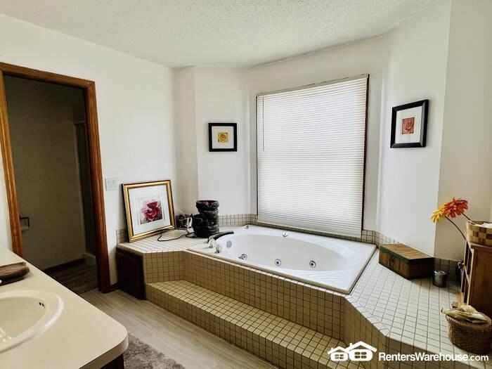 8686 Zachman Cir - Photo 5 of 25