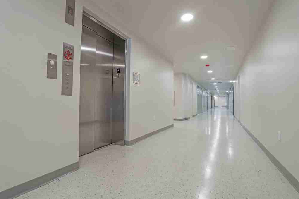 Landmark 301 - Photo 7 of 36