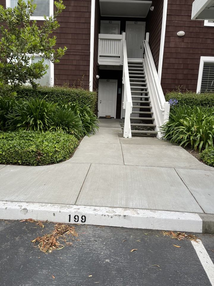 117 Bayside Ct #117 - Photo 3 of 24