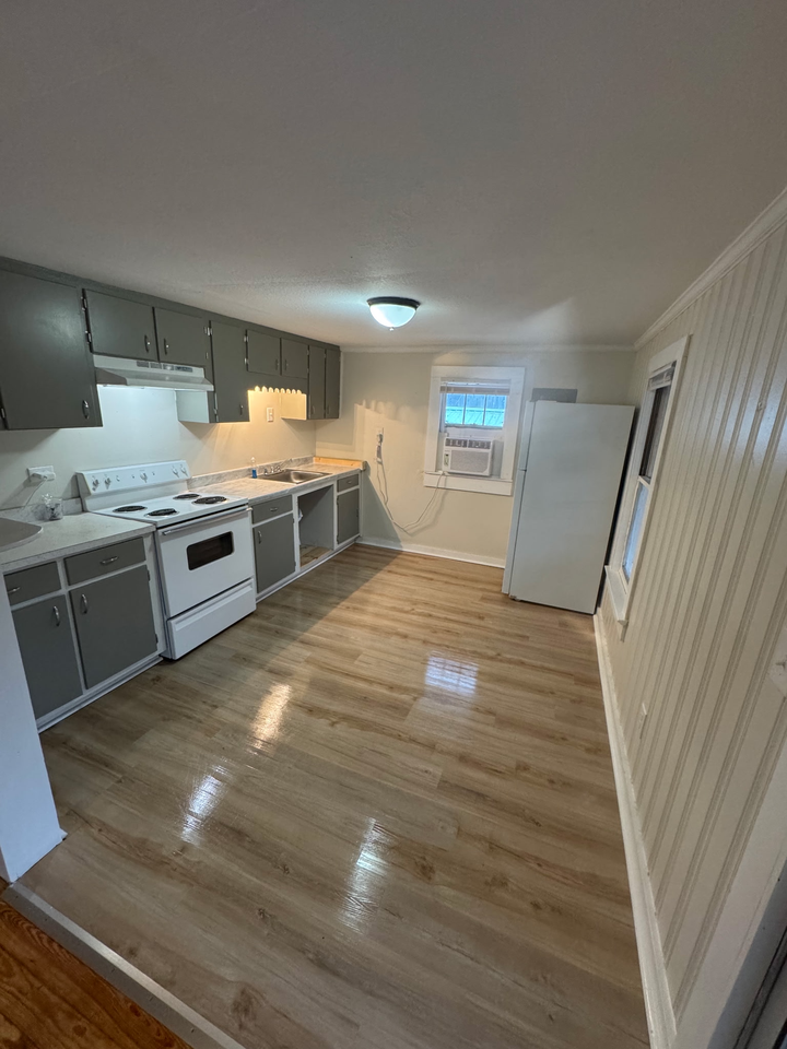 390 Se Baker Ave #201 - Photo 6 of 6