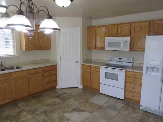 921 S 1850 W #921 - Photo 3 of 12