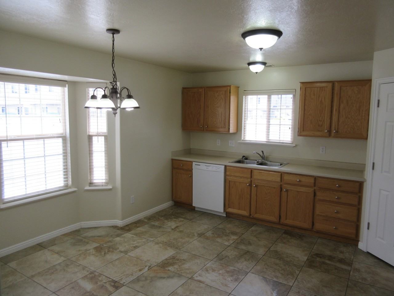 921 S 1850 W #921 - Photo 5 of 12