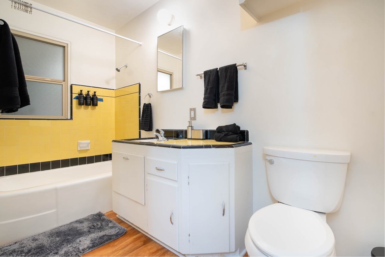 6203 Thorn St #NA - Photo 3 of 20