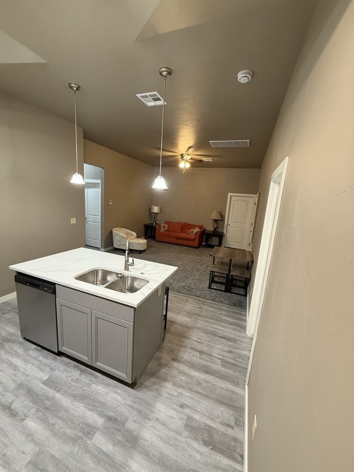 314 W Illinois Ave #NA - Photo 3 of 10